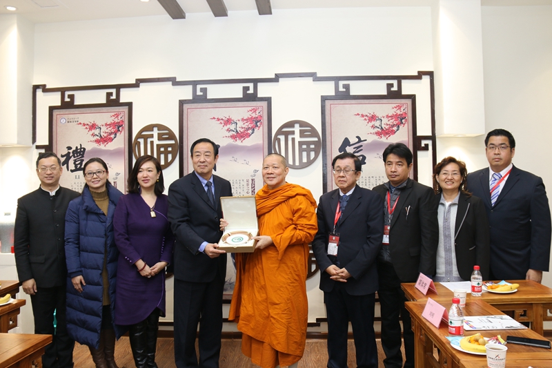 交流合作三:泰国海上丝绸之路孔子学院三所学校代表一行来访betvlctor伟德 (3).JPG